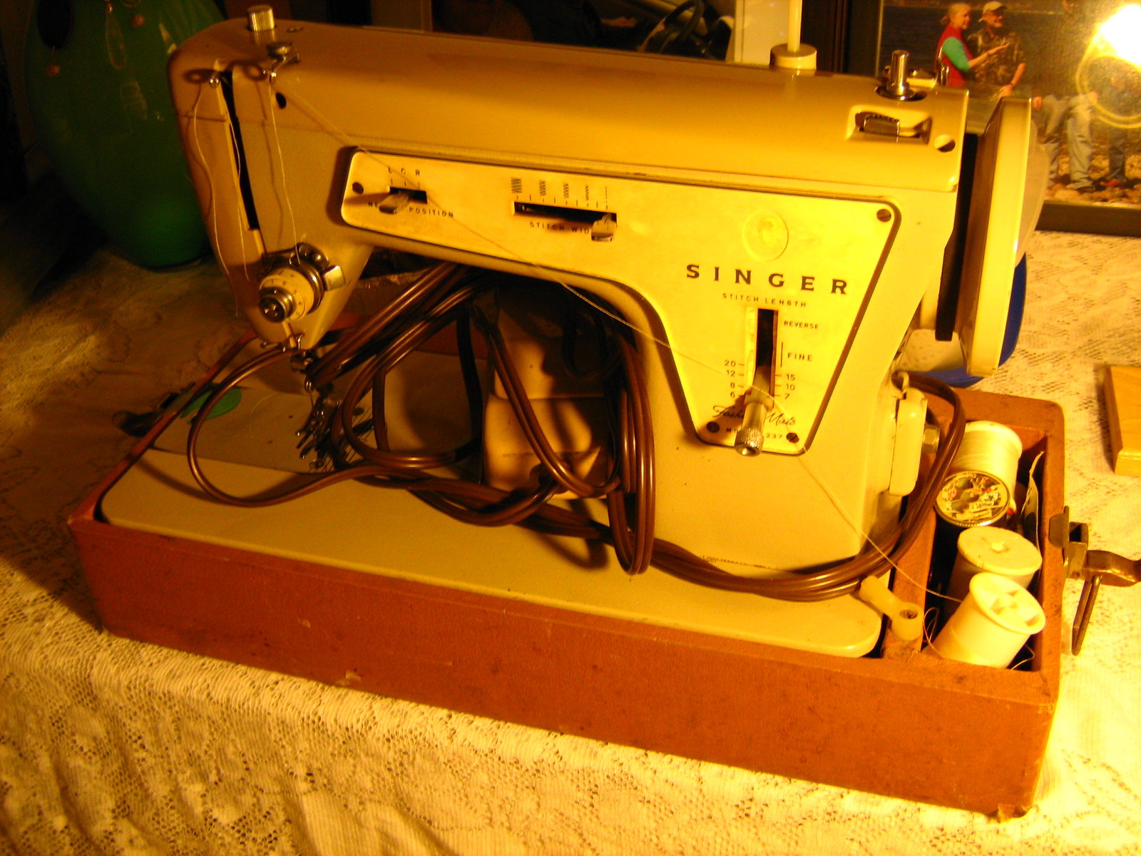 Vintage Singer Sewing Machine Vintage Singer Sewing Machine
